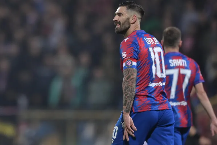 Prizor koji se rijetko viđa na hrvatskim terenima. Pogledajte što su navijači radili Livaji dok je pucao penal