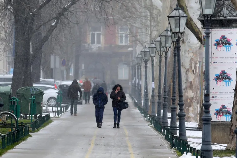 ZIMA OPUSTOŠILA HRVATSKE GRADOVE: Ulice su sablasno prazne