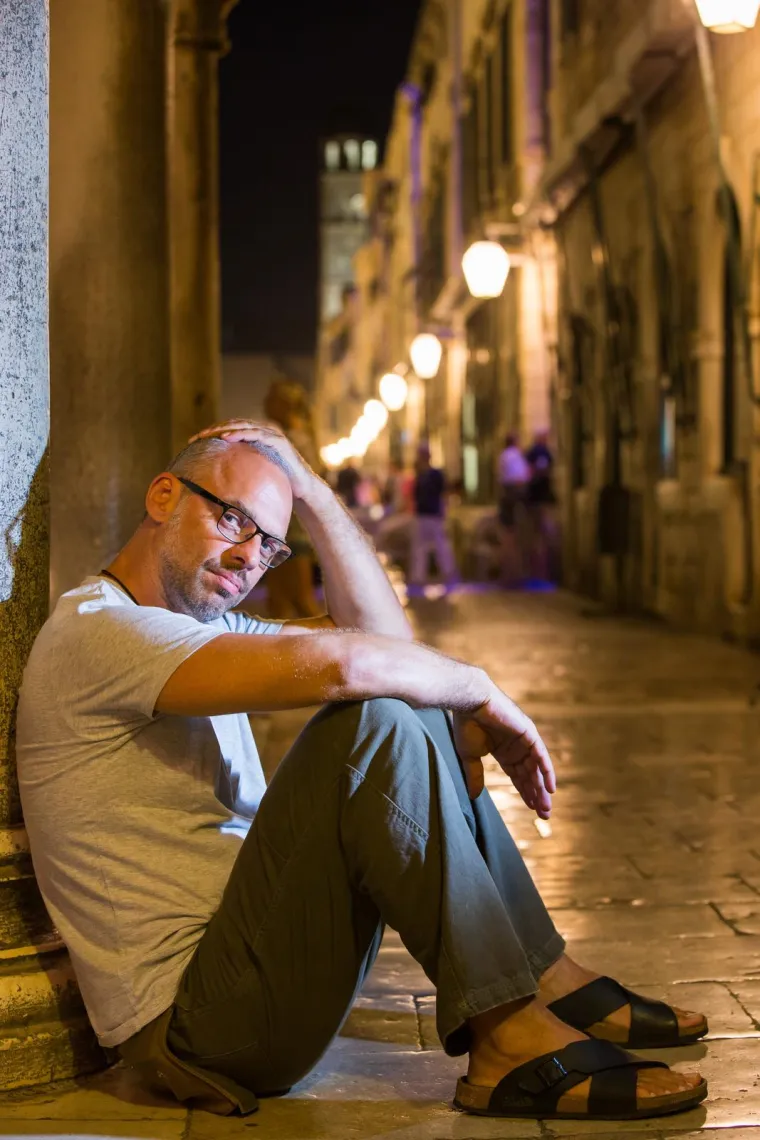 &quot;Sad sam u godinama kad mi je draže gledati more, nego đirati po gradu. Volim mediteranski mentalitet, no gnušam se primitivizma, primitivne ljude ne podnosim. Naravno, ne mislim na ljude koji nisu obrazovani, već u smislu ponašanja prema drugim ljudima. Također, nikako ne volim jednoumlje&quot;, ispričao je Liverić za Zadarski tjednik.