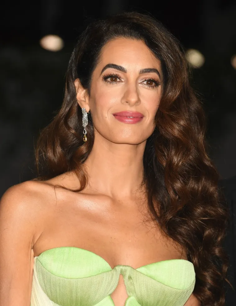 George i Amal Clooney odsad zovu najhot holivudskim parom: Od izgleda do energije, oni su doista nenadmašan par