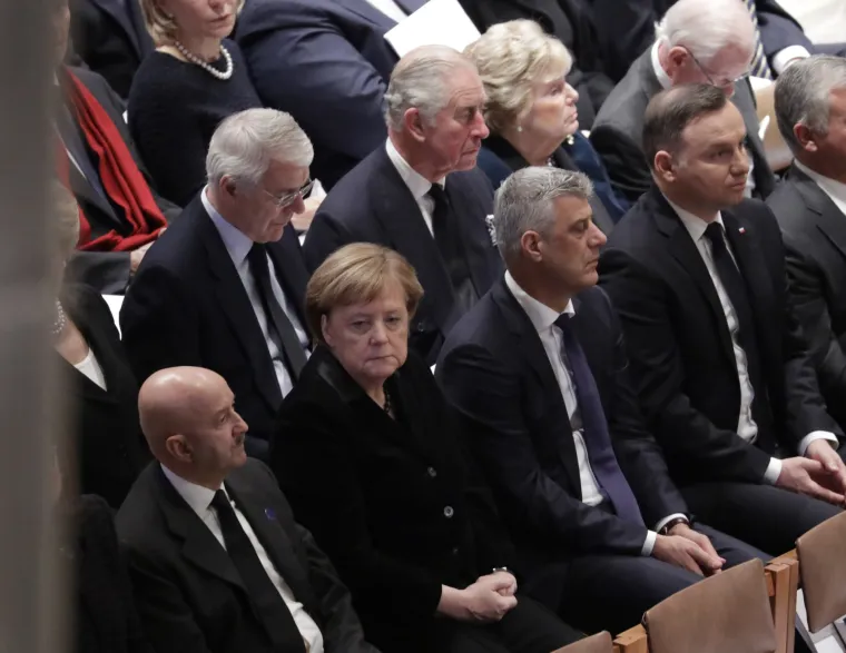 Amerika se oprašta od Georgea H. W. Busha: Na sprovodu Trump, Obama, obitelji Clinton i Carter