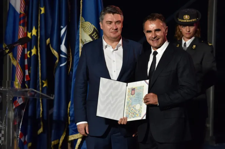 Milanović na prijemu na Kninskoj tvrđavi uručio odlikovanja: 'Dug časti nakon 25 godina'