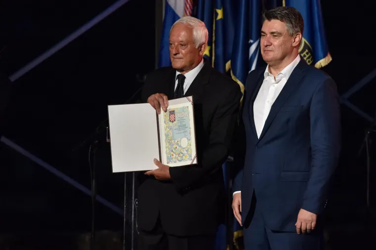 Milanović na prijemu na Kninskoj tvrđavi uručio odlikovanja: 'Dug časti nakon 25 godina'