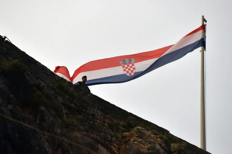 Milanović na prijemu na Kninskoj tvrđavi uručio odlikovanja: 'Dug časti nakon 25 godina'