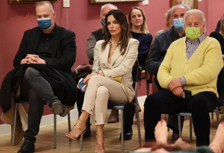 Severina ukrala svu pozornost na predstavljanju knjige Dimitrija Popovića: Bujni dekolte je u prvom planu