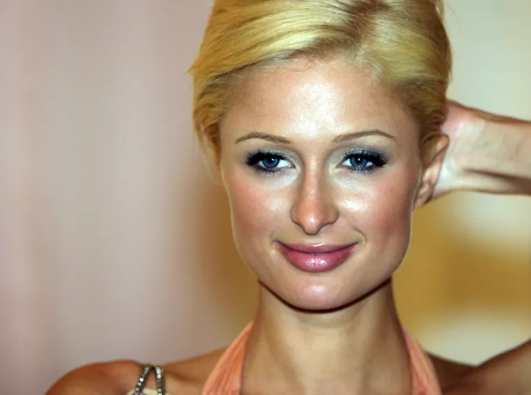 Ona je bila predvodnica starleta! Sjećate li se kako je Paris Hilton izgledala prije 20 godina?