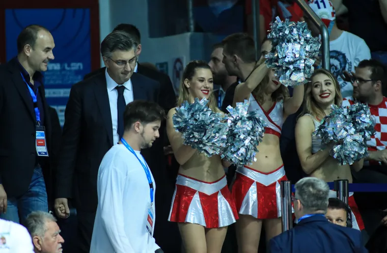 Premijer na  utakmici 2. LEN Europa kupa, finale, Madjarska - Hrvatska