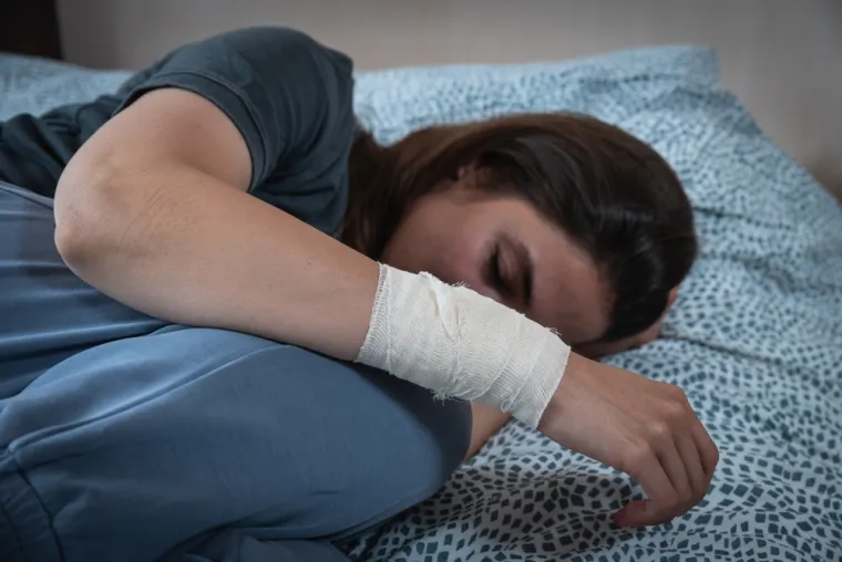 17. Oporavljanje nakon presađivanja kože. Svaki dan morati čistiti dotično područje, to su jedni od najgorih bolova koje sam ikada osjetila. Srećom, to je bilo vrlo malo područje. Ne mogu zamisliti kroz što prolaze žrtve opeklina.