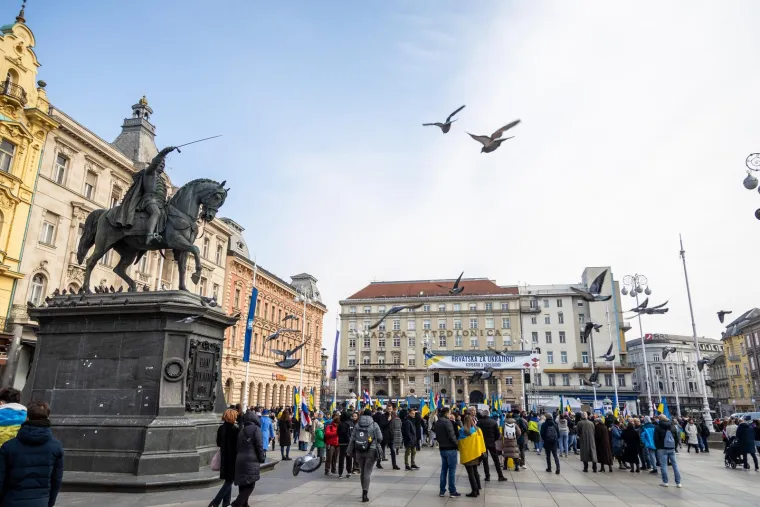 Zagreb uz Ukrajinu na treću godišnjicu agresije. Stigla i Zdravka Bušić: 'Vaša borba je i naša'