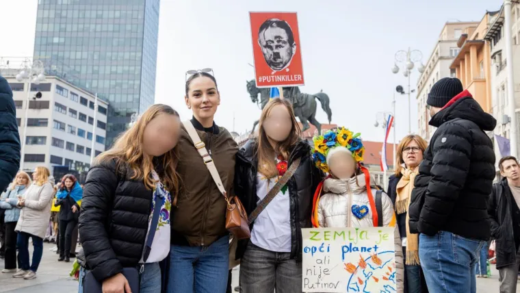 Zagreb uz Ukrajinu na treću godišnjicu agresije. Stigla i Zdravka Bušić: 'Vaša borba je i naša'