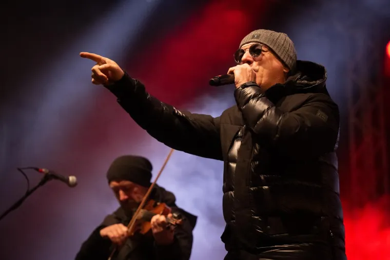 Štrumfete ukrale show na koncertu Gibonnia: U Samoboru noćas gorjelo!