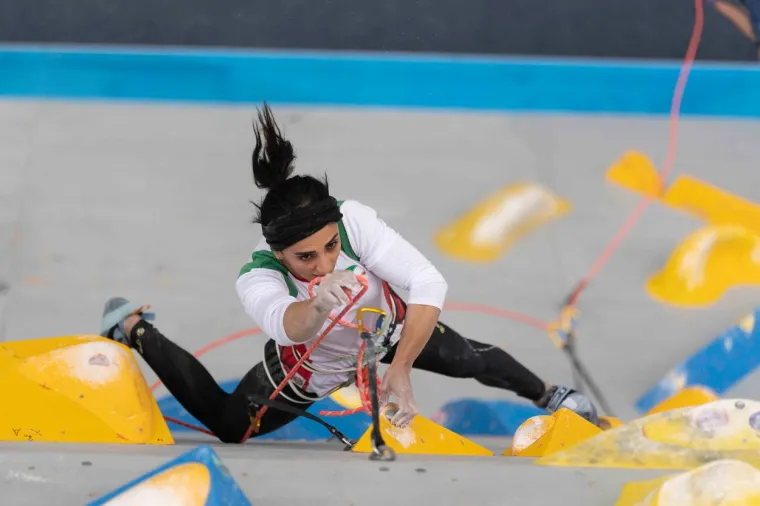 Iranska sportašica koja je nastupila bez hidžaba vratila se u domovinu, evo kako su je dočekali