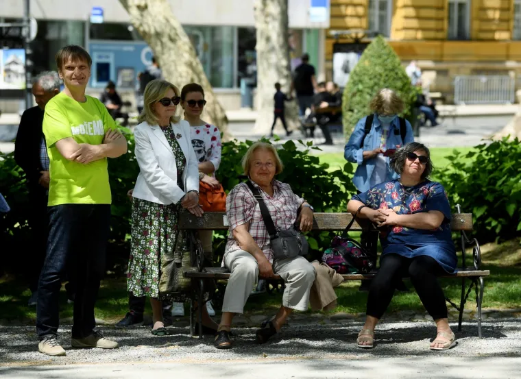Koncert na Zrinjevcu: Malo tko nosi masku, podsjeća na vrijeme "starog normalnog"