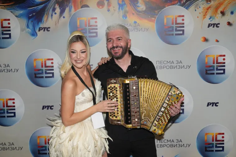 Ni ove godine nije nedostajalo drame, pa je tako popularni srspki bend &quot;Buč Kesidi&quot; bio diskvalificiran. 