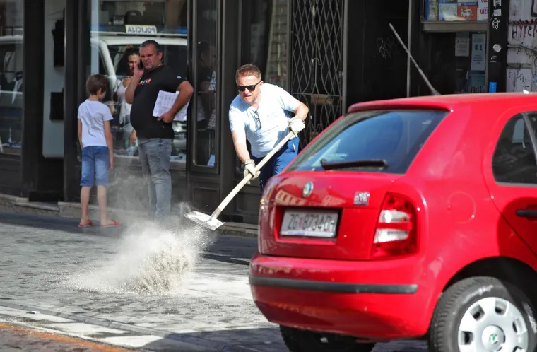 Policija za RTL o nesreći u Ilici, auto završio u izlogu: Jedna osoba je ozlijeđena i prevezena u Vinogradsku bolnicu