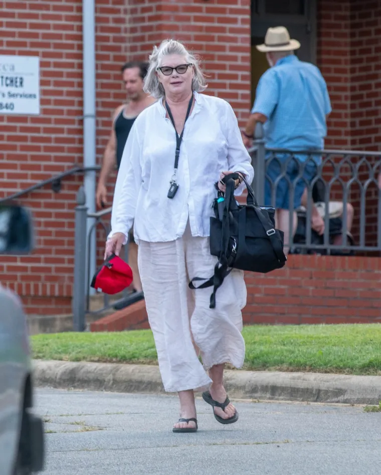 Mamila je uzdahe kao fatalna plavuša u 'Top Gunu', ali Kelly McGillis sada je neprepoznatljiva