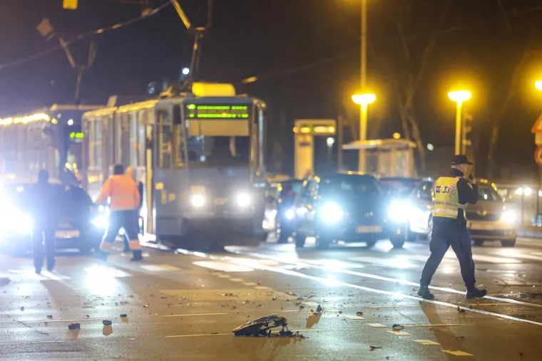 Krš i lom usred Zagreba: Porsche uletio u izlog poznatog restorana!