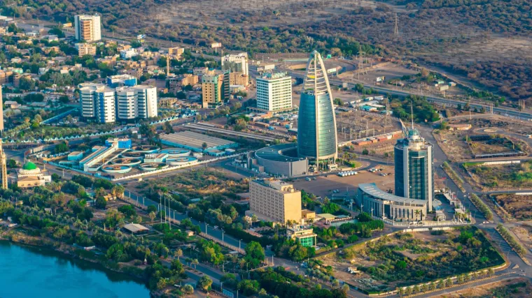 Šesti po redu je glavni grad države Sudan, Khartoum, s 56,6, milijuna stanovnika. 