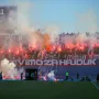 Gorilo je &apos;more baklji&apos; zbog čega je sudac i prekinuo utakmicu na neko vrijeme