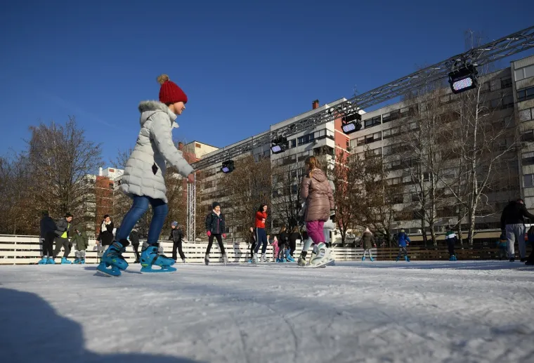 Veselje za najmlađe: Zagrebački kvartovi dobili mala klizališta