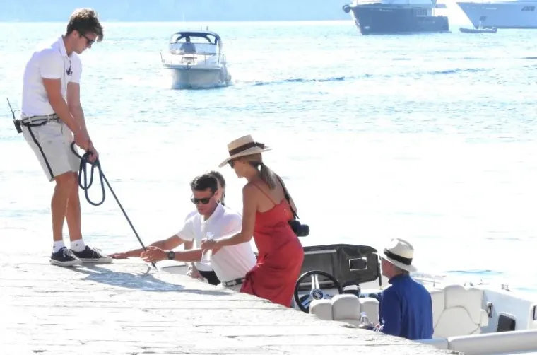 VLASNIK POZNATOG BRENDA TOMMY HILFIGER POSJETIO DUBROVNIK: Sa suprugom obišao grad i uživao u njegovim ljepotama