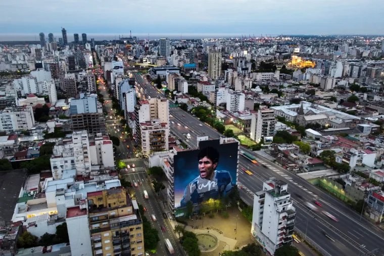 Kakva posveta najvećem: Pogledajte gigantski mural Diega Maradone koji su mu napravili Argentinci