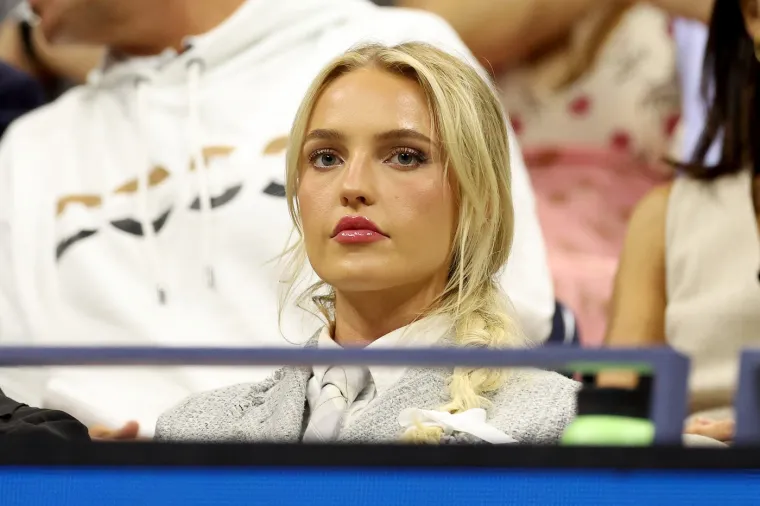 „Pokušaj otmice u Akapulku prošle godine (od strane čovjeka koji stoji iza drveta).&quot;