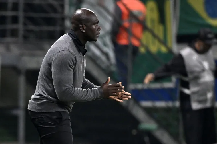 Trener za kojim se svi okreću: Na utakmice dolazi besprijekorno obučen! Možete li ovako zamisliti Gattusa ili Đalovića?
