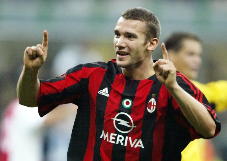 Milan se na kraju izvukao pogotkom Ševčenka za 1-0 što mu je bilo dovoljno,a Ajaxu je oštao žal za promašenim prilikama premda su bili puno bolji.  &quot;Možemo kriviti samo sebe - jedan potez im je bio dovoljan&quot;, izjavio je John Heitinga novinarima nakon posljednjeg zvižduka.
