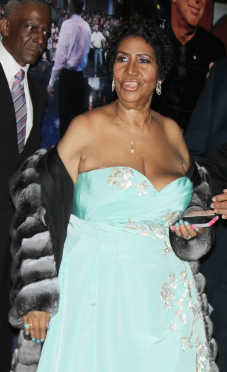 Sa svojim glazbenim menadžerom Kenom Cunninghamom dobila je četvrtog sina. Unatoč burnom privatnom životu, Aretha je već sa 14 godina uspjela snimiti svoj prvi album. 