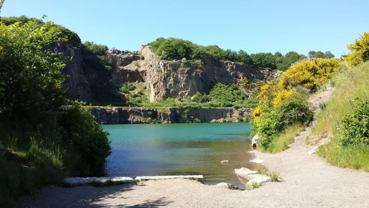 23. Bornholm (Danska) - Ovaj otok krase umjerene temperature ljeti, živopisne staze i restorani s Michelinovim zvjezdicama koji pružaju savršeno okruženje za miran boravak bogat kulinarskim i prirodnim ljepotama.