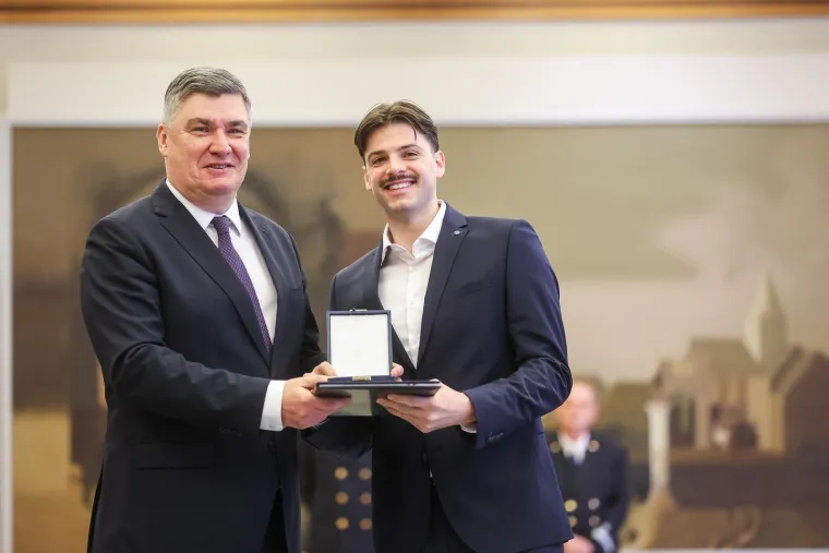 Obožavateljice mogu još odahnuti, Filip Glavaš još uvijek nije &apos;skinuo&apos; brk