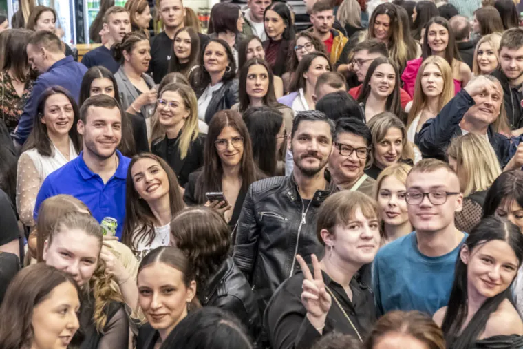 Beogradski bend priredio spektakl, no osječke djevojke ukrale show: Koncert kakav se rijetko viđa