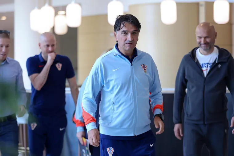 Za to vrijeme, Dalić je održao pressicu i najavio Francusku.