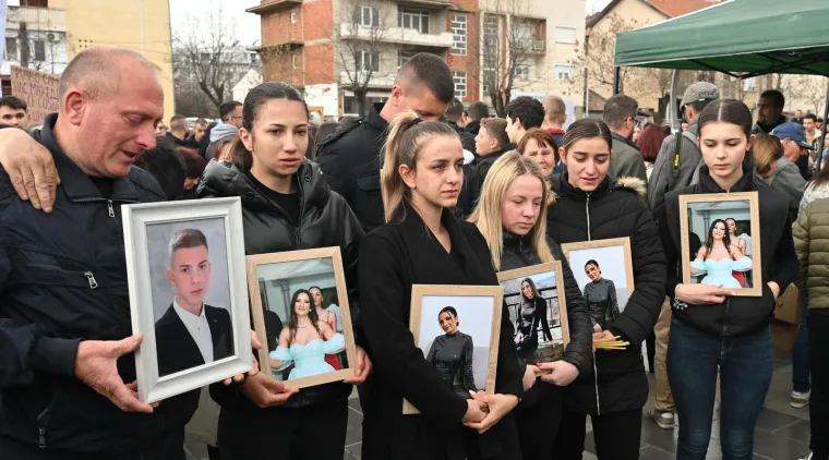 Potresni prizori: Suze, plač, bol i tuga - tisuće na ulicama traže pravdu