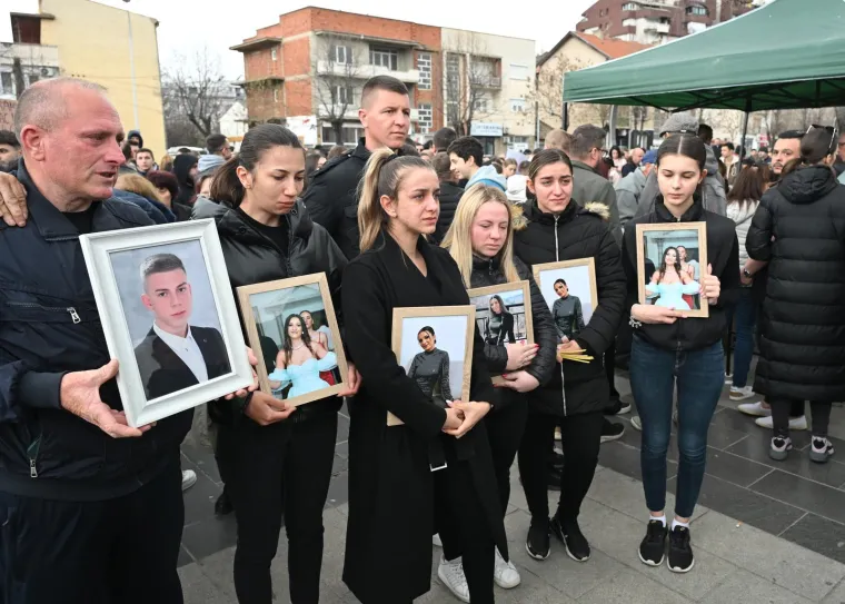 Potresni prizori: Suze, plač, bol i tuga - tisuće na ulicama traže pravdu