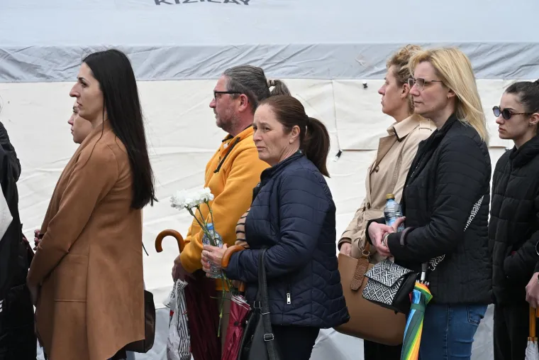 Potresni prizori: Suze, plač, bol i tuga - tisuće na ulicama traže pravdu