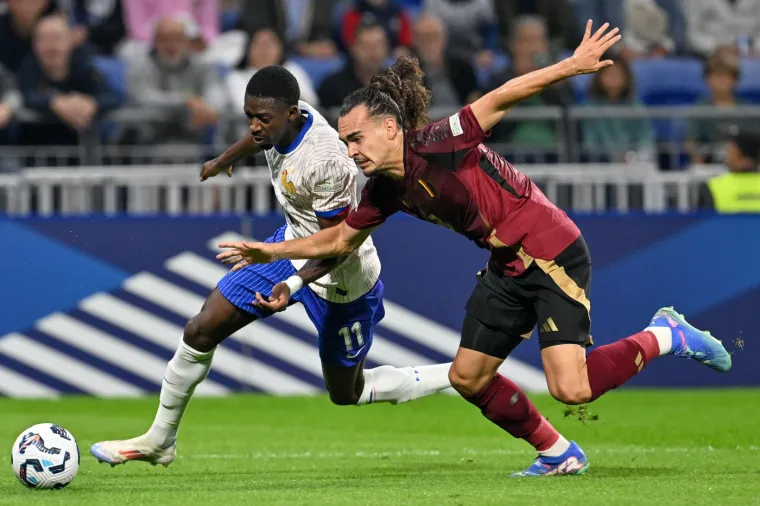 Ousmane Dembele će igrati u napadu. 