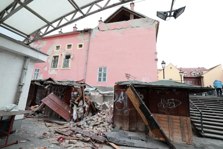 Zagrepčani su tada pomislili da je najgore prošlo. No, devet mjeseci kasnije, 29. prosinca 2020., snažan potres magnitude 6,2 zatresao je Petrinju i ponovno uzdrmao Zagreb. Rane iz ožujka bile su još svježe, a novi udarac vratio je strah i podsjetio koliko je sve još nesigurno.