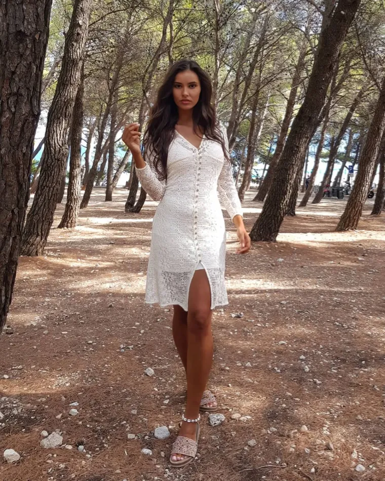 Iako je ponosna na svoj fizički izgled, Tomislava je za medije izjavila kako vjeruje da vanjska ljepota s vremenom blijedi te da je unutarnja ljepota ono što nas istinski definira kao ljude. 