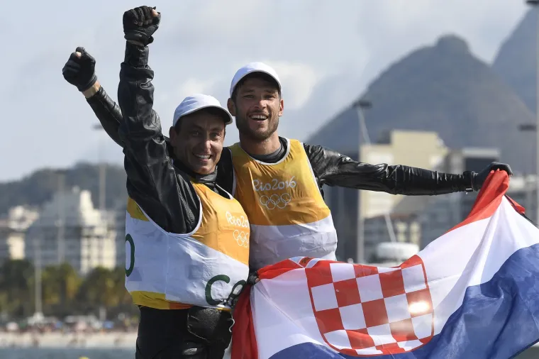 RIO DE JANEIRO 2016 (5) - Sandra Perković (atletika, bacanje diska), Josip Glasnović (streljaštvo, trap), Sara Kolak (atletika, bacanje koplja), Igor Marenić i Šime Fantela (jedrenje, Klasa 470), Martin Sinković i Valent Sinković (veslanje, dvojac na pariće). 