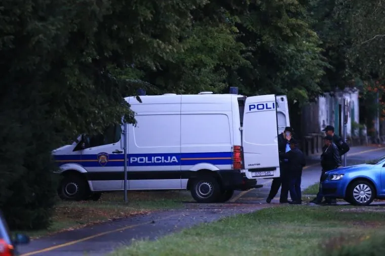 ZAVRŠENA DRAMA KOD BELOG MANASTIRA: Nasilnik pucao prema policiji i prijetio bombom