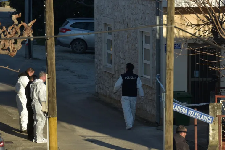 Nakon trostrukog ubojstva u Sukošanu, muškarac si oduzeo život u obližnjem polju