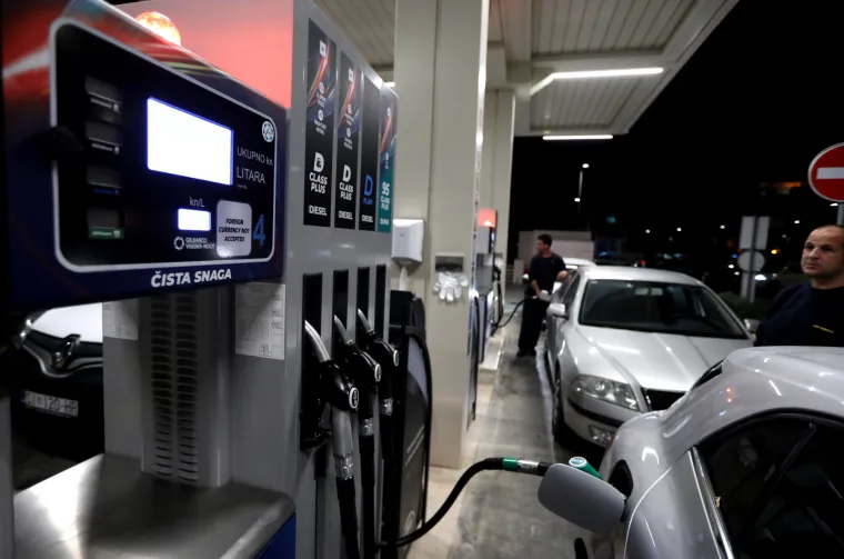 Nakon krkljanca zbog Pelosi, sada ista stvar, ali zbog goriva: Ovako izgledaju benzinske pumpe diljem Hrvatske