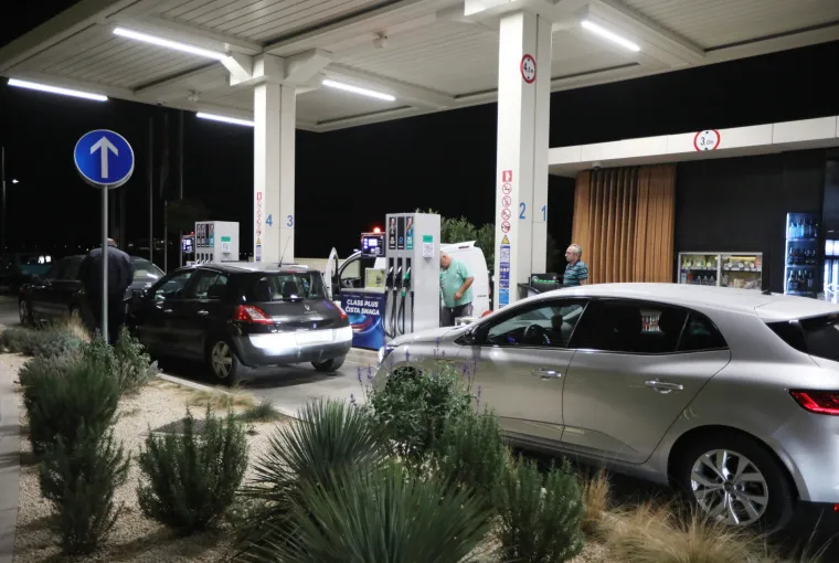 Nakon krkljanca zbog Pelosi, sada ista stvar, ali zbog goriva: Ovako izgledaju benzinske pumpe diljem Hrvatske