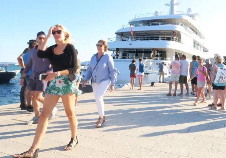 JOŠ JEDAN AMERIČKI BOGATAŠ DOPLOVIO U SPLIT: 3,8 milijardi težak Rick Caruso uživa na našem Jadranu