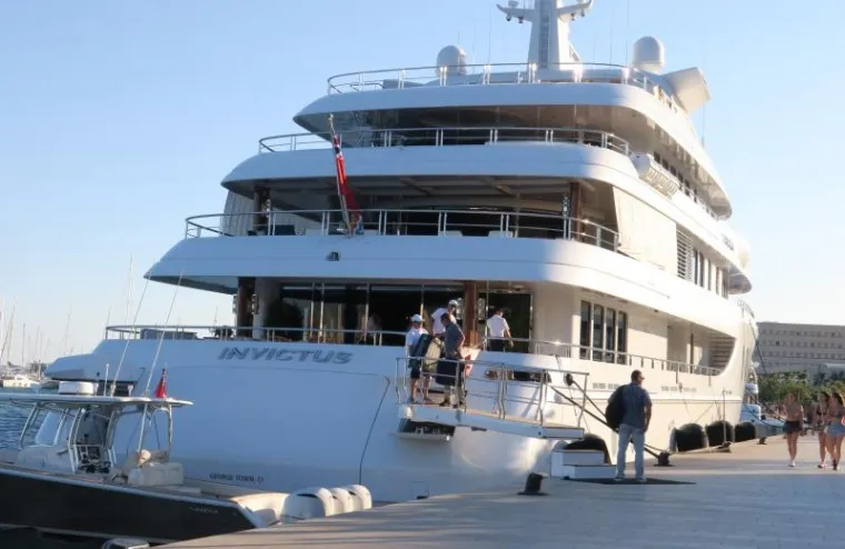 JOŠ JEDAN AMERIČKI BOGATAŠ DOPLOVIO U SPLIT: 3,8 milijardi težak Rick Caruso uživa na našem Jadranu