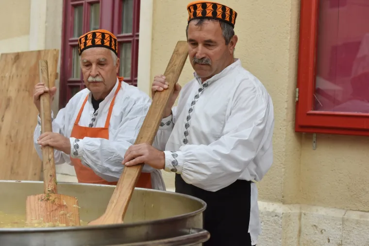 Bakalar, Split, Šibenik