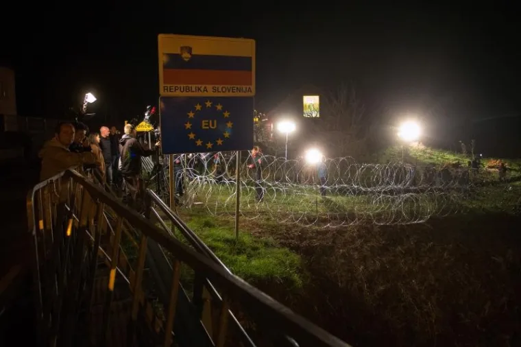 Slovenska policija postavila bodljikavu žicu na granicu s Hrvatskom