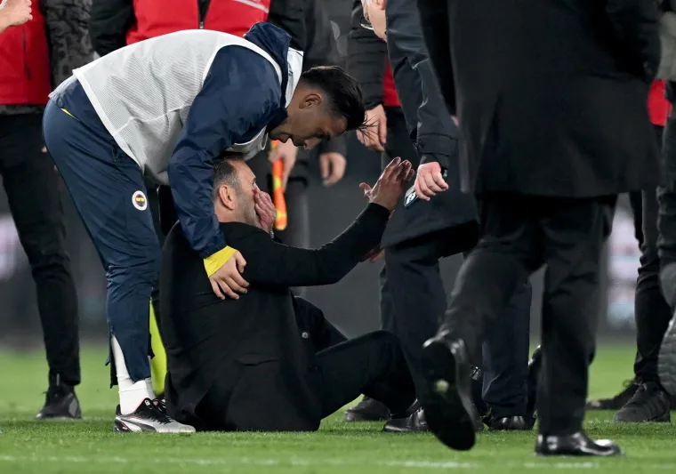 Očito Mourinho ima stisak aljaškog kraljevskog raka jer Buruka su jedva digli s travnjaka